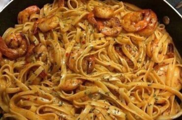 Today I'm going to have the perfect breakfast of pasta with shrimp