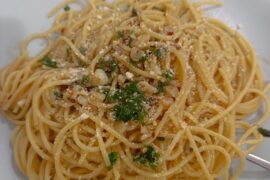 Late Night Cravings.. Pasta Aglio e Olio