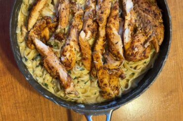 Cooked Chicken Alfredo with my mum =)