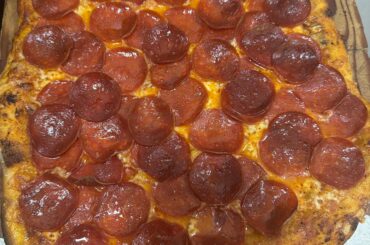 No such thing as too much pepperoni 🤤
