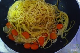 I prepared spaghetti 🍝 and boiled cassava