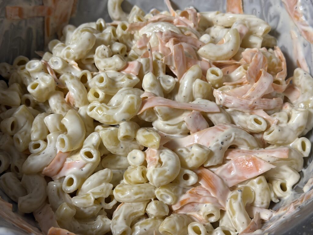 Basic macaroni salad: sorta Hawaiian style: