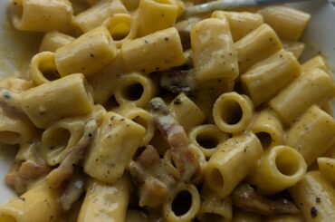 Carbonara mezzi rigatoni