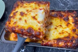 Baked [Mozzarella Cannelloni] with arrabbiata, basil, and cream