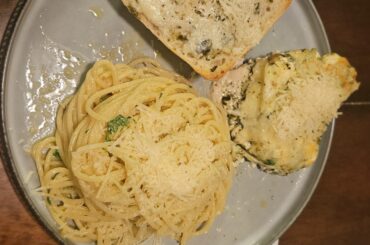 Pasta aglio e olio, chicken with pesto and mozz, chibata bread with pesto and mozz