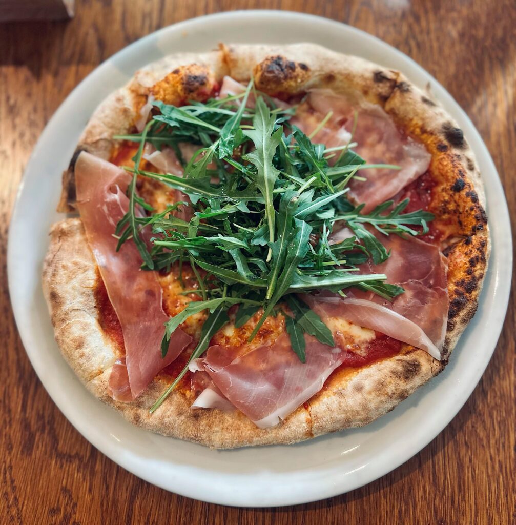 Prosciutto crudo pizza