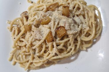 Cacio e Pere. The Roman favorite but with caramelized pears.