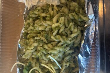 pasta with greens from the garden hummus and then some micro greens. so simple and yet do delicious. i absolutely love pasta