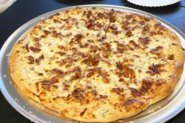 Ricotta base, bacon, diced red onions👌