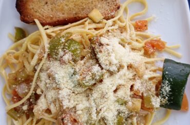 I made Renee vegan pasta with cinnamon garlic bread tell me what you think!