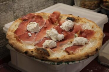 Speck e stracciatella di bufala affumicata