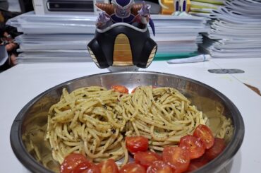 Frieza approved: Pesto Spaghetti with Cherry Tomatoes
