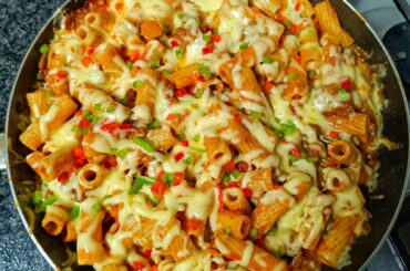 Cheesy mince and pepper pasta it's so good for dinner