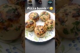 Pizza bombs recipe💣😋|#ytshorts #recipe #music #food #cooking #shorts #viral #pizza #youtube #yt