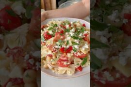 Mediterranean Pasta Salad (Vegetarian, Meal-Prep Friendly)