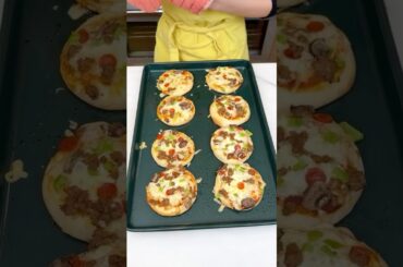 I learned this in Chicago! #recipe #easyrecipe #pizza #food #cooking #chicago