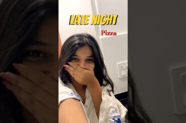 Late night #pizza #homemade #explore #trending #latenight #cooking #pizzalover #homemadepizza #fypシ