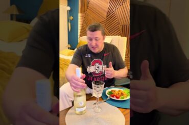 Жареные креветки под белое игристое итальянское вино! #алкосенсей #вино #креветки #мукбанг #батуми