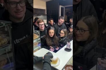 Beautiful Girl On Shop 😍 #trending #trendingshorts #shortsfeed #food #foodie #italy #youtubeshorts