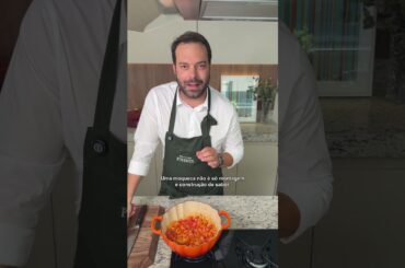 Essa moqueca de camarão começa onde quase todo mundo erra!