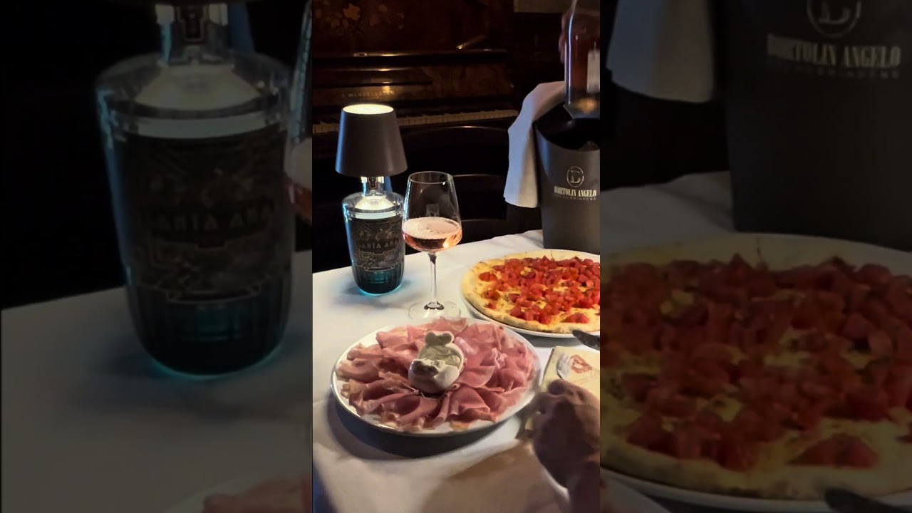 Dinner in Venice looks like this 🍷🇮🇹 #shorts #venice #italy Dinner in Venice looks like this 🍷🇮🇹 #shorts #venice #italy