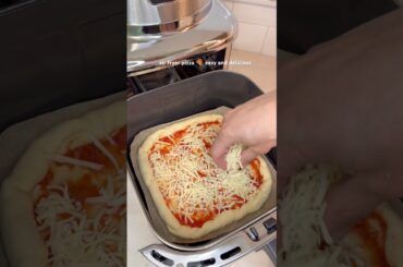 air fryer pizza 🍕 easy & delicious homemade pizza #pizza #shorts #airfryer #easyrecipe