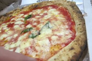 People say IT'S THE BEST PIZZA IN THE WORLD!!! Sorbillo in Naples, Italy