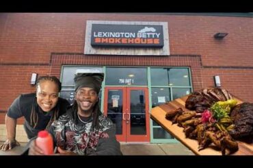 Barbecue Episiode: Trying Lexington Betty Smokehouse in Chicago (Italian Beef Brisket, Smoked Wings)