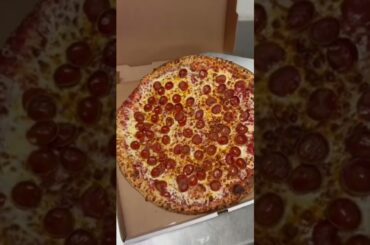 american vs Italian Pizza #american #italian #pizza #viral #content