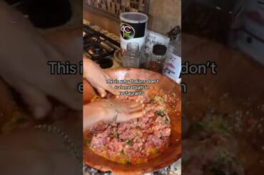 Do you eat meatballs in#italian #italianmom #momsofinstagram #italianamerican #italianfood #italians