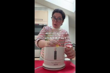 Why is an electric juicer lowkey really useful #americanabroad #lifeinitaly
