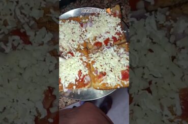 Bread Pizzaa in just 5 minutes 🍕🫶🏻❤ #ytshorts #food #minivlog #pizza #love #@KhushbuThisSide