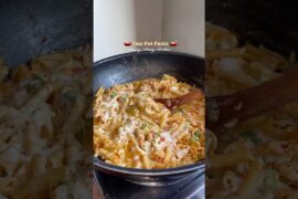 One pot cheesy chicken pasta recipe! #pasta #onepotpasta #cheesypasta #chickenpasta