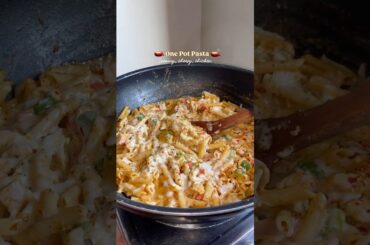 One pot cheesy chicken pasta recipe! #pasta #onepotpasta #cheesypasta #chickenpasta