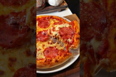 Самое простое и вкусно тесто для пиццы 🍕 #рецепт #новыйрецепт #рекомендации #шортс #viralvideo