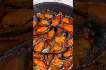 Mejillones en Salsa Marinera Picante | Receta Fácil y Rápida en Casa