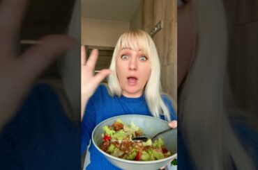 Салат с хрустящими макаронами