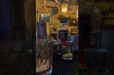 Cold coffee with chocolate & pistachio — Italy does it differently 🍫🌿☕ #venice #restaurant #coffee