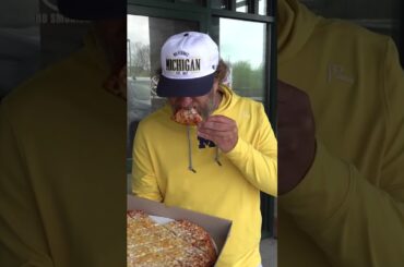 Barstool Pizza Review - Pizza King Station (Indianapolis, IN) presented by @Rhoback