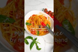 15 min marinara pasta 🍝 by my Italian husband . Recipe on meowmeix.com or in comments #pasta