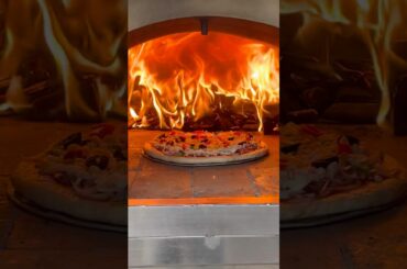 Live woodfire Mahabali veg paradise pizza #shorts #viral #trending #shortvideo #viralvideo #4k #eat