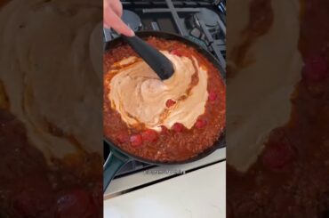 Sooo you make this adult hamburger helper protein pasta 🍝 Comment ‘RECIPE’ and I’ll send it to