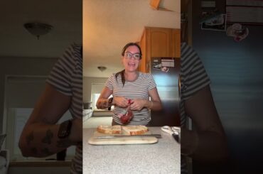 How to make PIZZA GRILLED CHEESE!! 🧀 #food #lunch #recipes