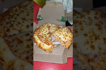 Dominos v/s Pizza Hut v/s lapinoz #foodie #foodblogger #foodreview #subscribe