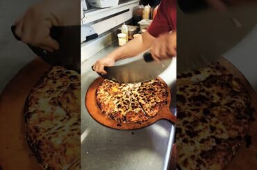 ROUND TABLE PIZZA  #usa #pizza #food #fastfood #pizzalover #italianfood #pizzafood #pizzatime #Lodi