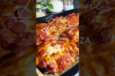 Italian bakery-style mini pizzas! 🧡