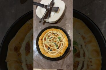 Yummiest pizza in Lahore #food #foddielover #pizza #pizzalover #foodie #foodforfoodies #foryoupage