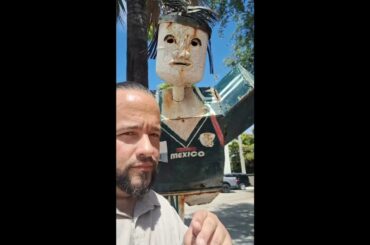 ITALY PRACTICE.  EATING PIZZA AT SEVEN ELEVEN