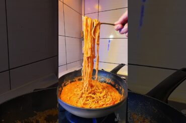 🍝 Super delicious spaghetti with cheese and tomatoes