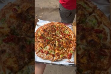 jab Bhai ne pizza bnaya toh dominos ki hosh udGaye #shorts #pizza #yshorts #streetfood #shortsfeed